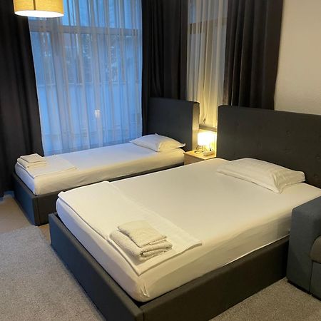 普里什蒂纳Friendly Rent公寓 外观 照片