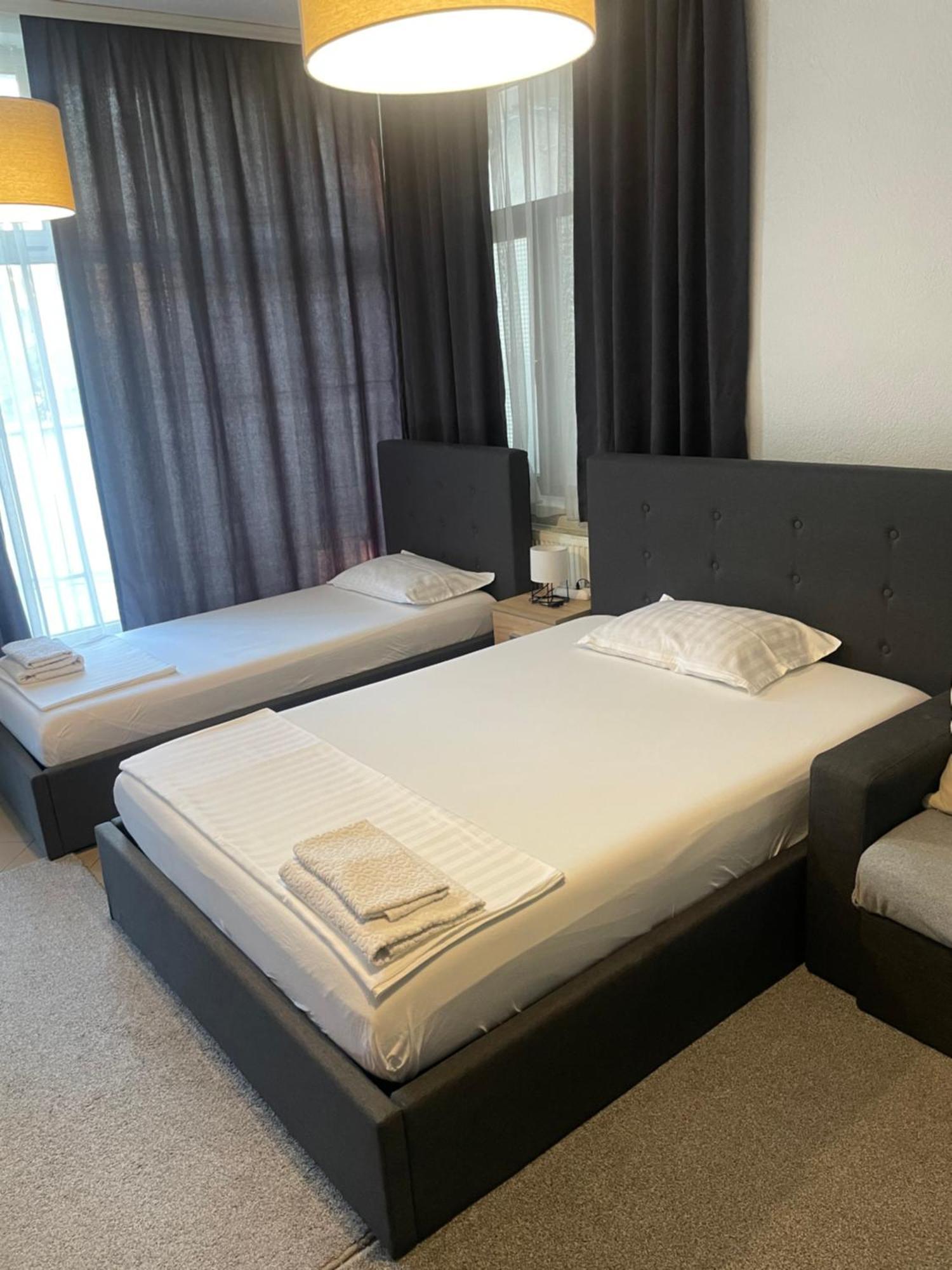 普里什蒂纳Friendly Rent公寓 外观 照片