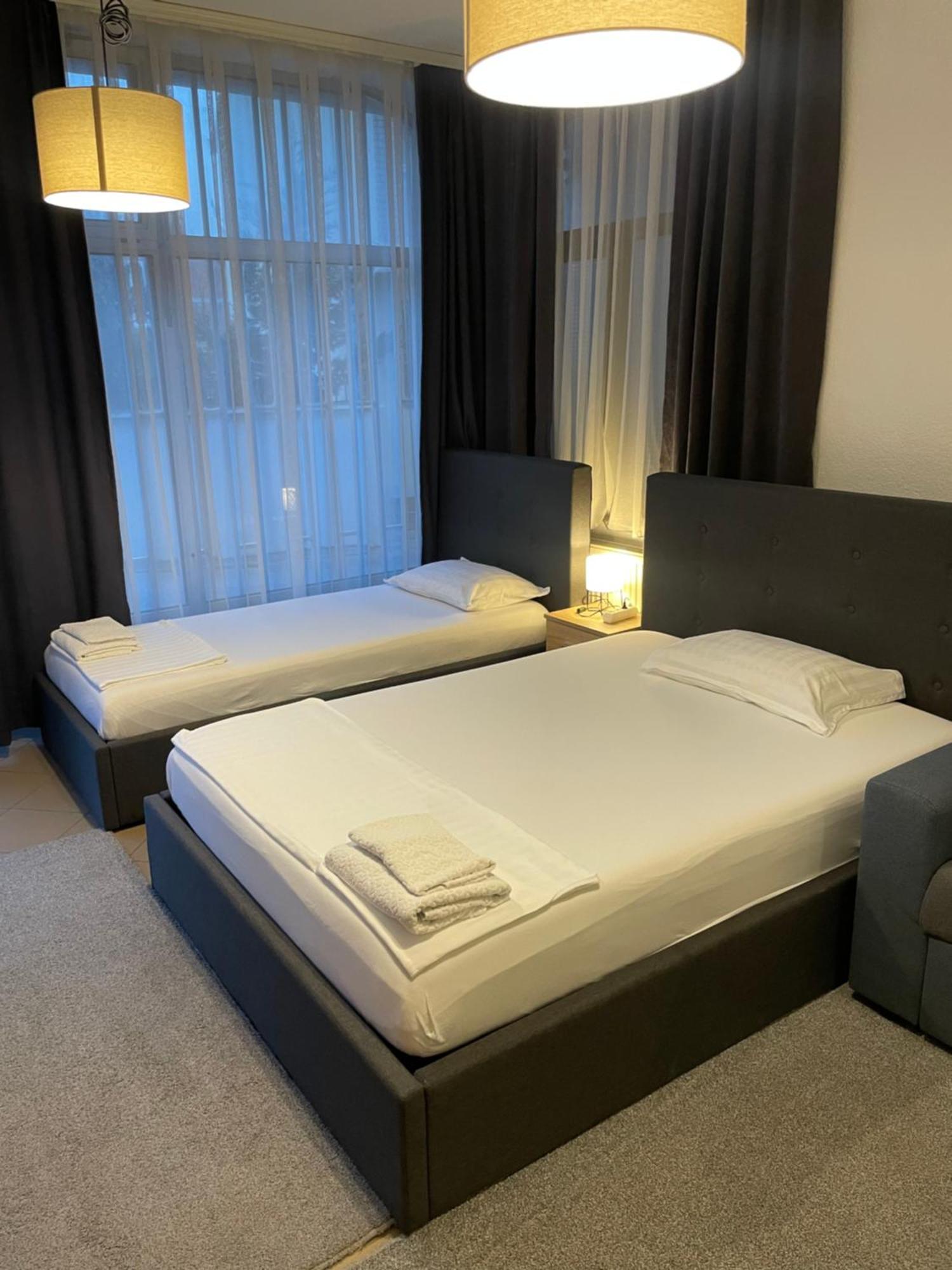 普里什蒂纳Friendly Rent公寓 外观 照片