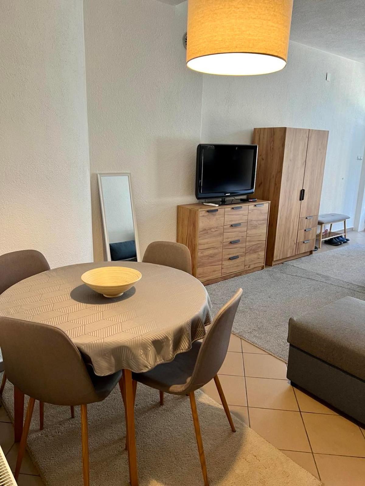 普里什蒂纳Friendly Rent公寓 外观 照片