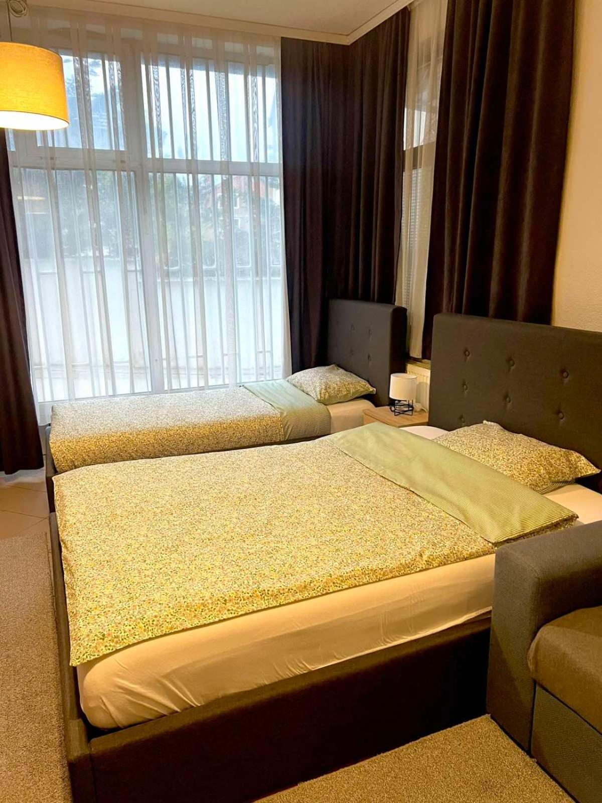 普里什蒂纳Friendly Rent公寓 外观 照片